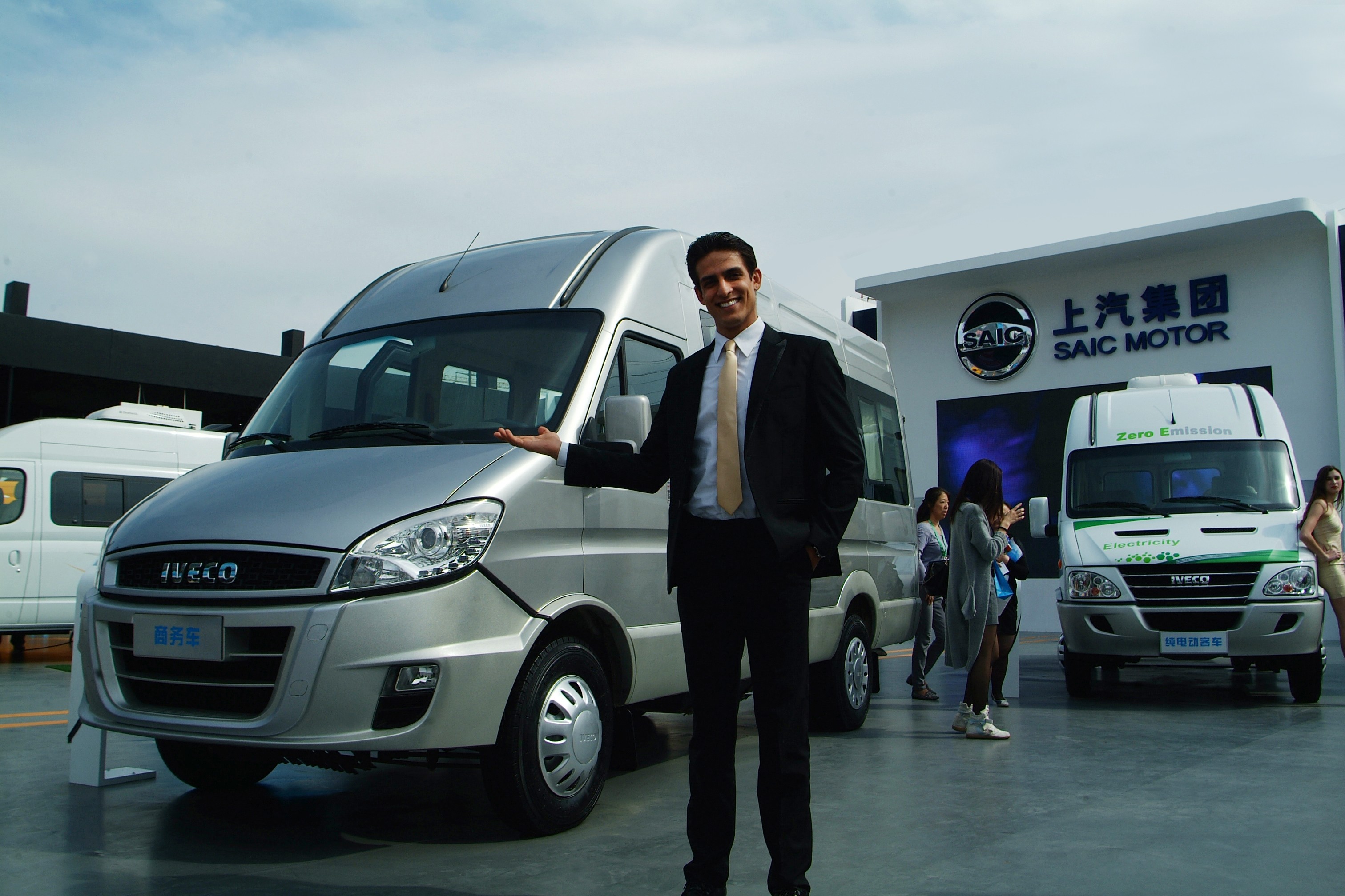 專業(yè)生產(chǎn)PVC護(hù)套、銅排、鋁排、新能源電池銅/鋁軟連接-人禾電子